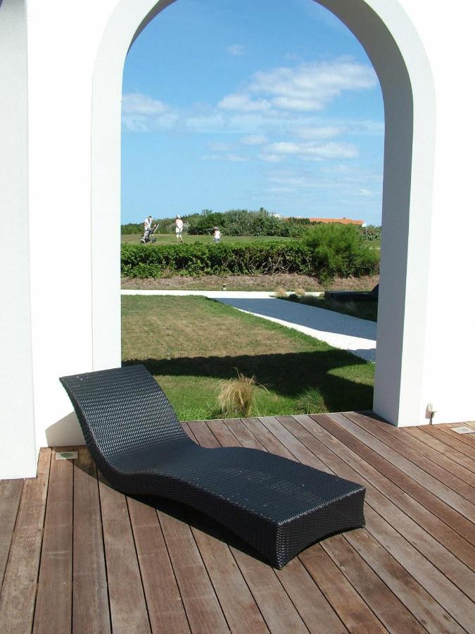Villa Clara, Residence Face A L'Ocean Et Au Golf De Chiberta Anglet Exterior foto